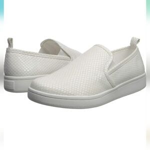 Calvin Klein womens Deva Sneaker sz 9.5